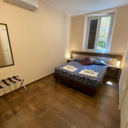 Good Night Moon Gæstehus La Spezia