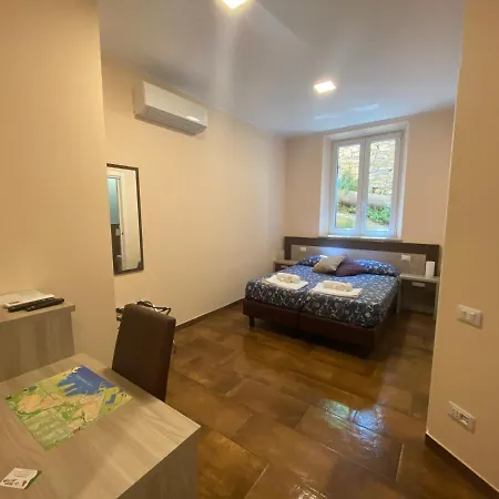 Good Night Moon 3* La Spezia